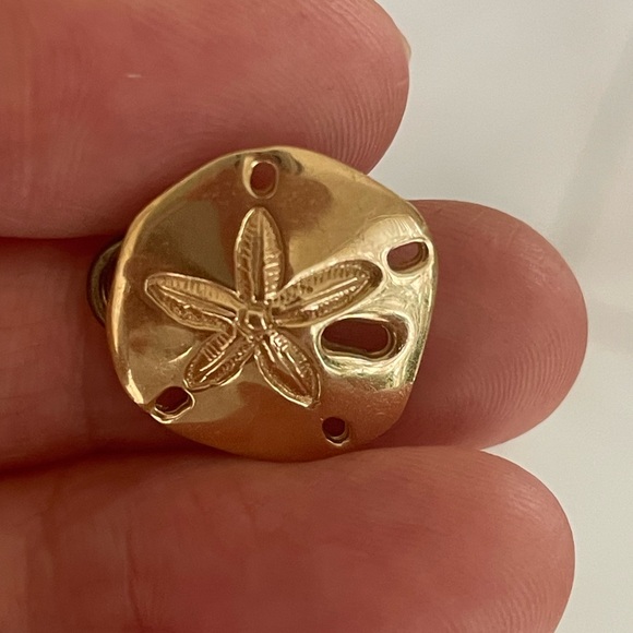 14K Yellow Gold Starfish Pendant/ 3.5 Grams - Picture 2 of 7